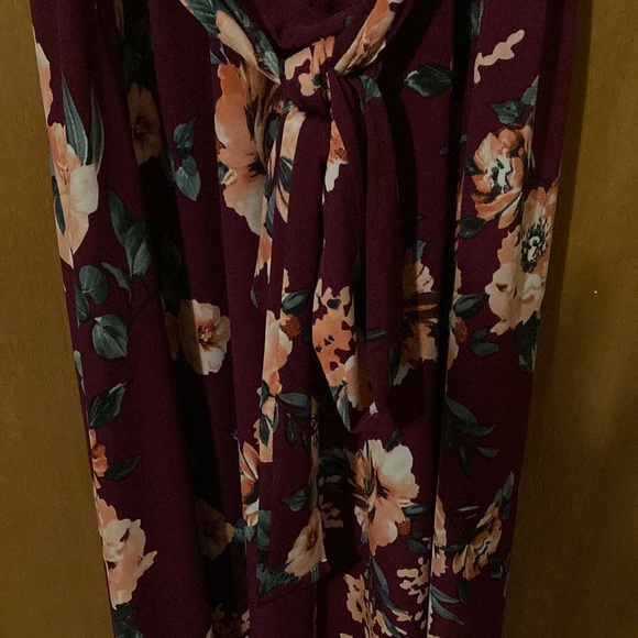 Floor Length Floral Lux & Co Dress - Picture 3 of 3